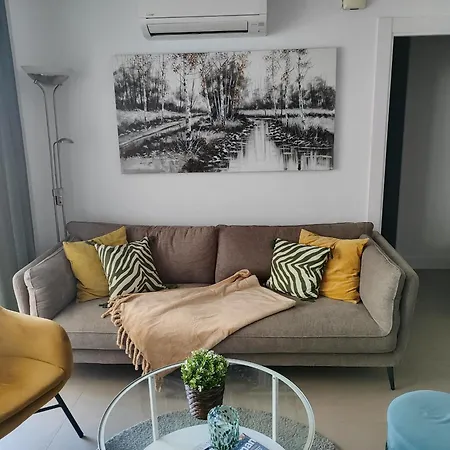 Edf. Delfin 6º7 * נרחה